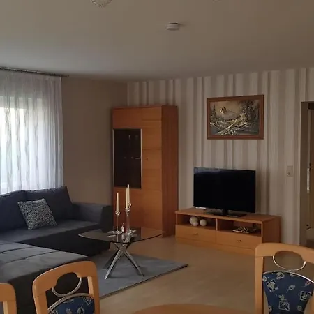 Apartment !!! In Am Brennerring !!! Tolle Lage / / Urlaub / Handwerkerunterkunft / Im Erdgeschoss *