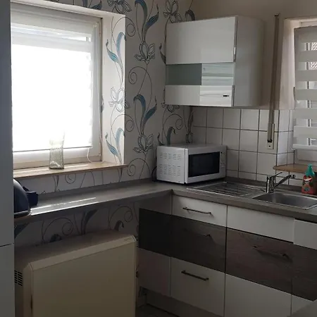 !!! In Am Brennerring !!! Tolle Lage / / Urlaub / Handwerkerunterkunft / Im Erdgeschoss